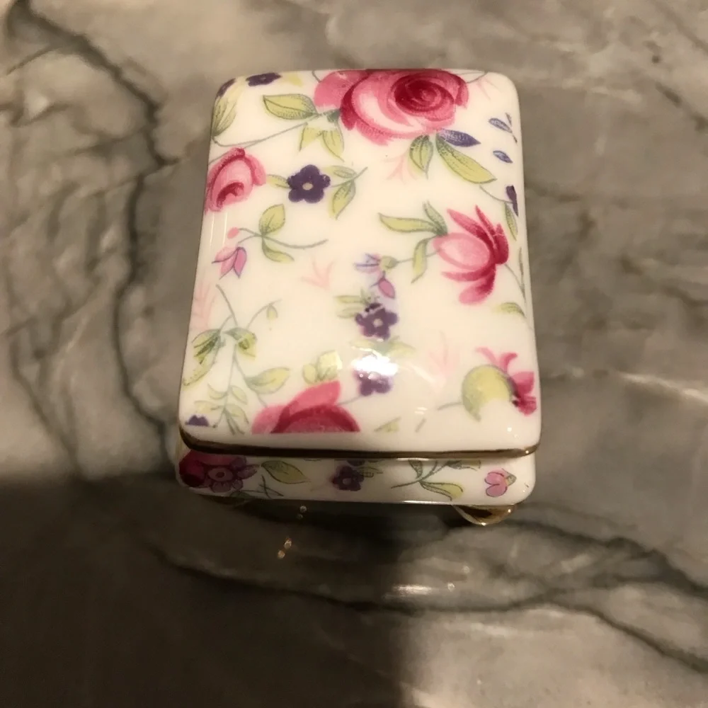 Vintage Small Porcelain Ring Keepsake Box Roses Footed Japan 2” X 1.5”